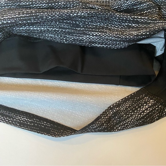 Lululemon T.H.E. Short with Luxtreme Liner 9" Size XL - Picture 2 of 12